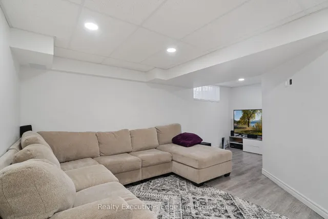 Additional image 34 of 524 Snowdrop Crt