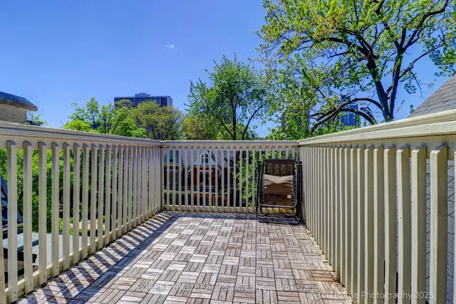 Additional image 23 of 379 Huron St