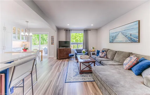 Additional image 9 of 389 Westmeadow Dr