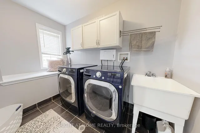 Additional image 36 of 686 Bolingbroke Dr