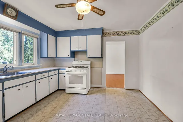 Additional image 15 of 559 Westview Ave