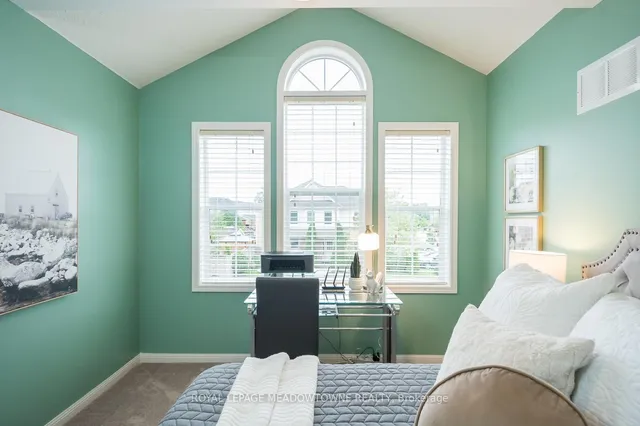 Additional image 32 of 462 Farlow Cres