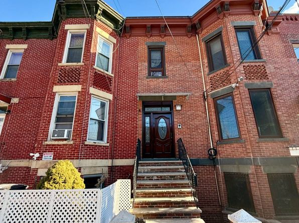 5741 58th St, Flushing, NY 11378