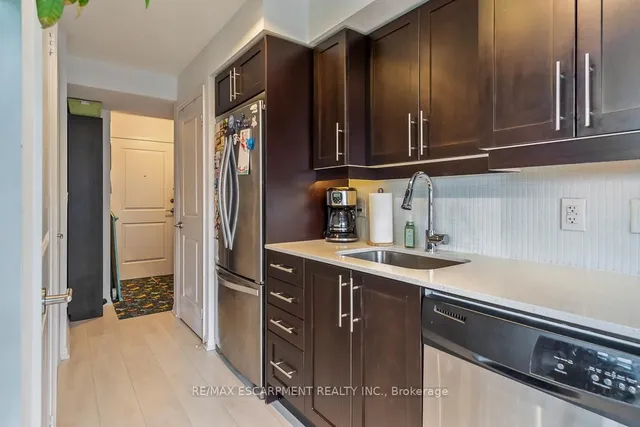 Additional image 5 of 35 Bastion St Unit 1817