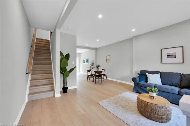 Additional image 4 of 517 Hughson St