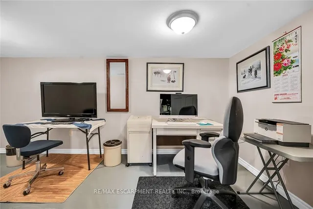 Additional image 24 of 2439 Wilson St