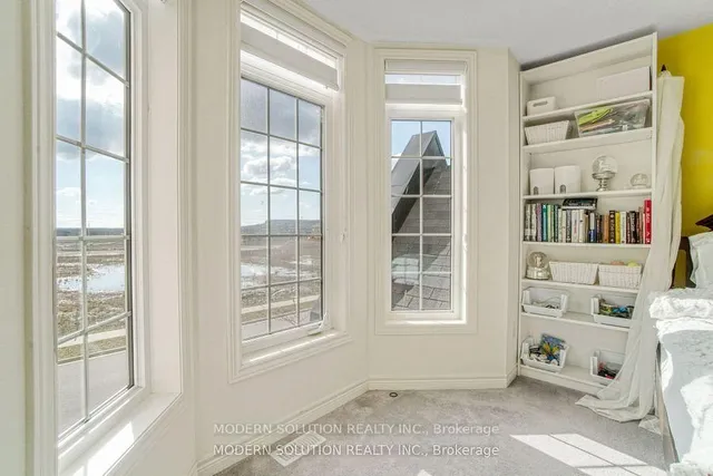 Additional image 17 of 552 Bessborough Dr