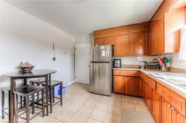 Additional image 39 of 218 Margaret Ave