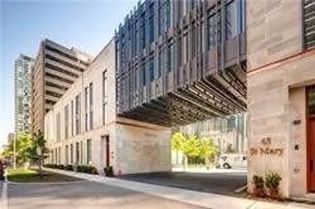 Additional image 11 of 1080 Bay St Unit 3902