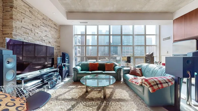 Additional image 8 of 23 Brant St Unit 712