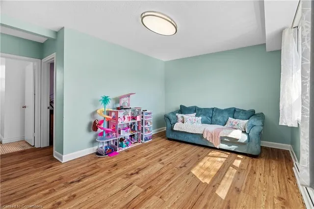 Additional image 17 of 1013 Brucedale Ave