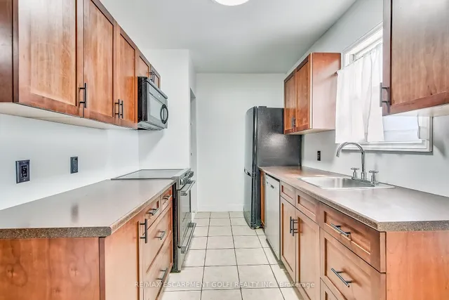 Additional image 9 of 36 Barons Ave