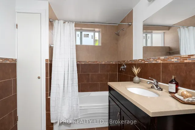 Additional image 33 of 610 Greenwood Ave