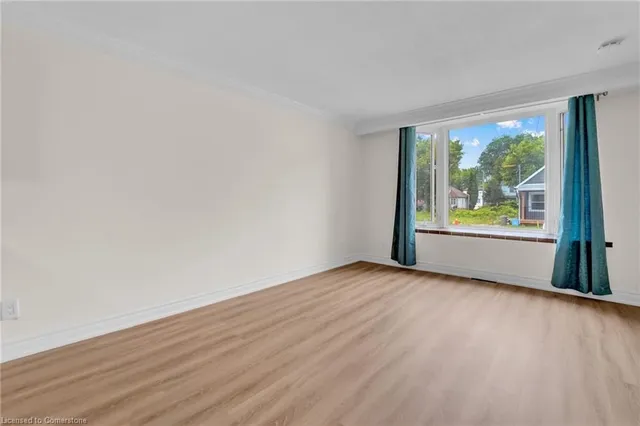 Additional image 5 of 139 Royal Ave