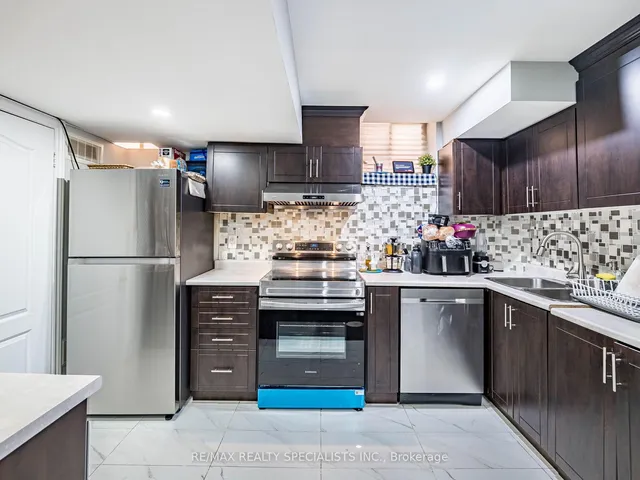 Additional image 32 of 479 Brisdale Dr