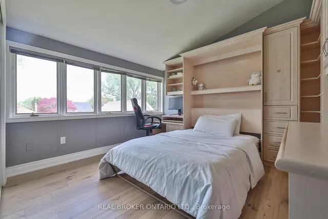 Additional image 28 of 70 Colonial Ave