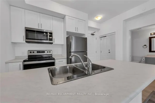 Additional image 18 of 460 Dundas St Unit 331