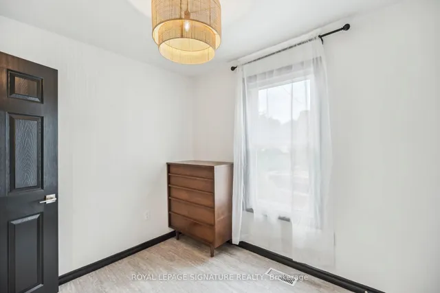 Additional image 17 of 20 Robins Ave