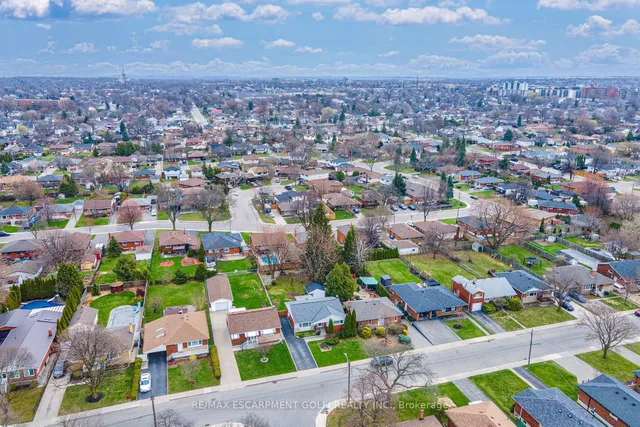 Additional image 40 of 65 WARREN Ave