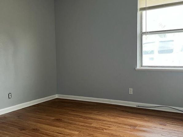 6058 Glenhurst Dr, Houston, TX 77033