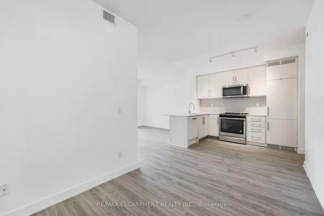 Additional image 16 of 5180 Yonge St Unit 6