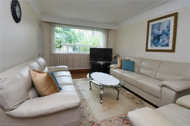 Additional image 5 of 9 Carene Ave