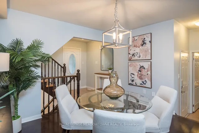 Additional image 8 of 881 Brassard Circ