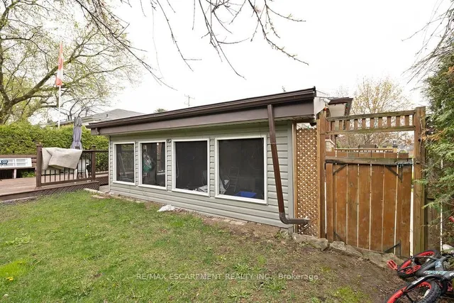 Additional image 4 of 71 Montrose Ave