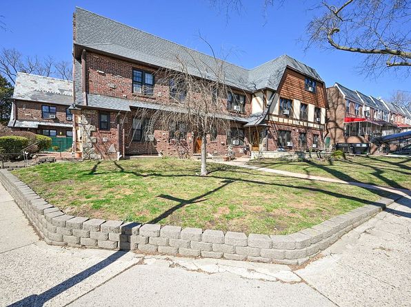 19015 Crocheron Ave, Flushing, NY 11358