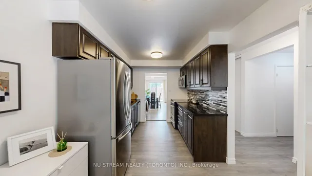 Additional image 15 of 16 Caronia Sq