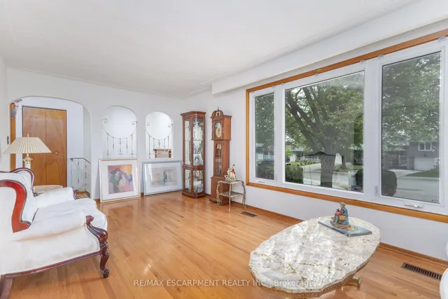 Additional image 14 of 18 Renner Crt