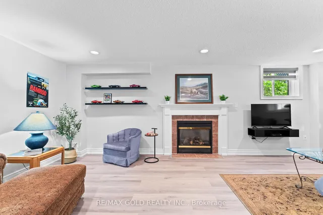 Additional image 29 of 36 Slipneedle St