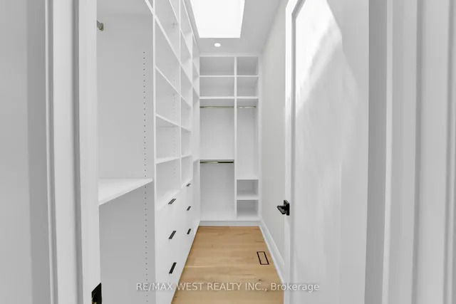 Additional image 26 of 207 Winnett Ave