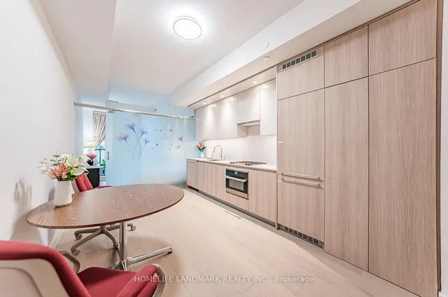 Additional image 17 of 81 Wellesley St Unit 307