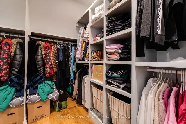 Additional image 28 of 56 Highcliffe Ave