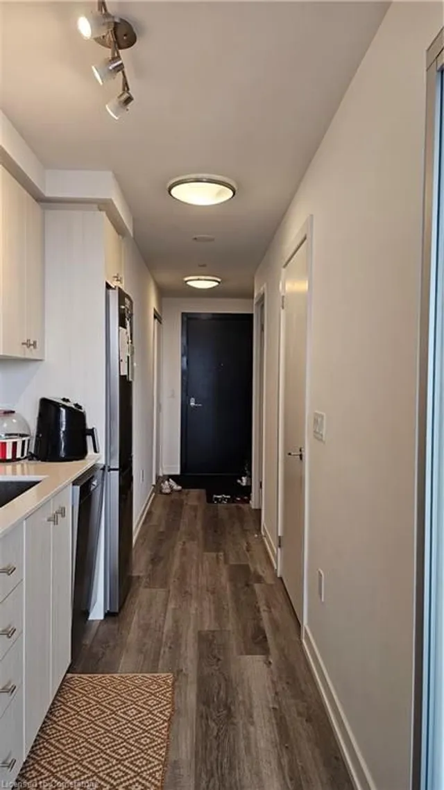 Additional image 2 of 15 Wellington St Unit 2403