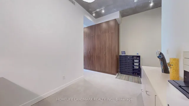 Additional image 31 of 23 Brant St Unit 712