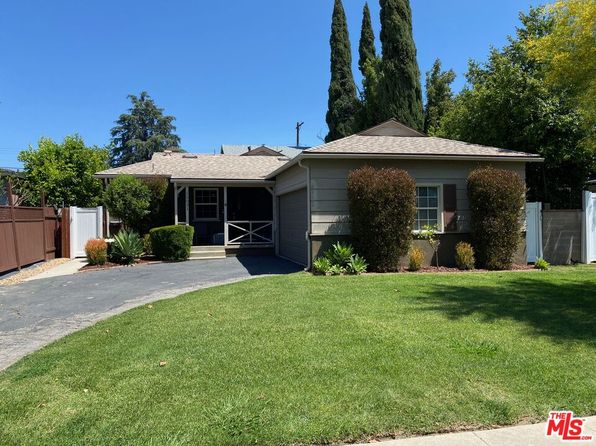 15031-15033 Hartland St, Van Nuys, CA 91405
