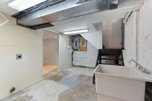 Additional image 34 of 2317 Weston Rd