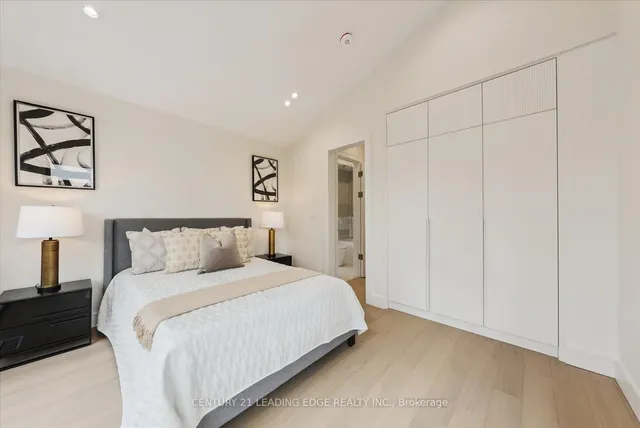 Additional image 39 of 257 Robina Ave