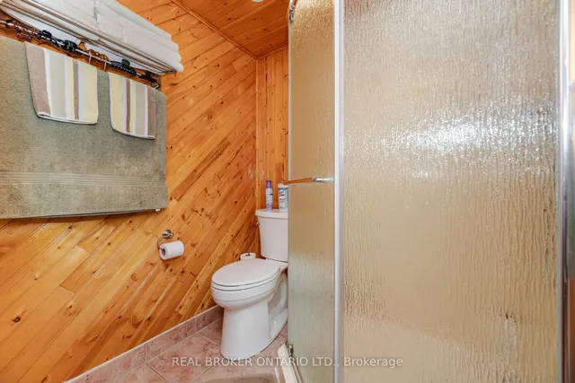 Additional image 43 of 28 Lacewood Cres