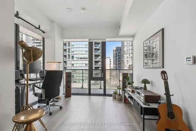 Additional image 19 of 161 Roehampton Ave Unit 601