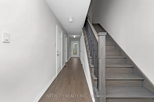 Additional image 4 of 36 Queenpost Dr