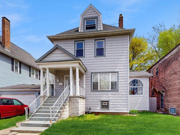 8211 S Cornell Ave, Chicago, IL 60617