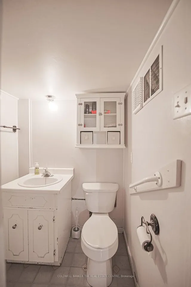 Additional image 38 of 34 Crestview Ave