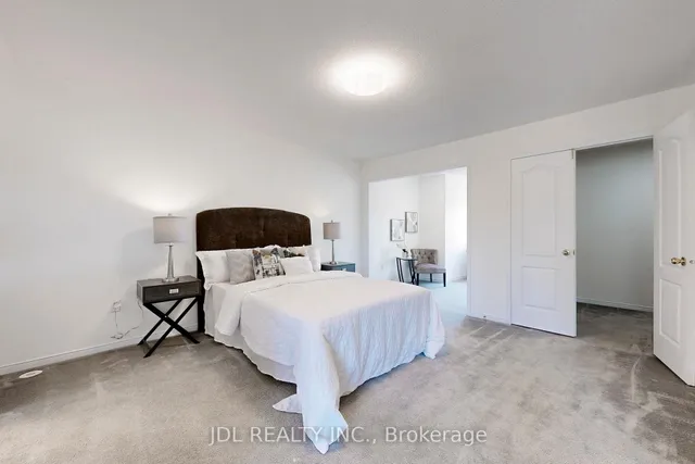 Additional image 25 of 52 Wyper Sq