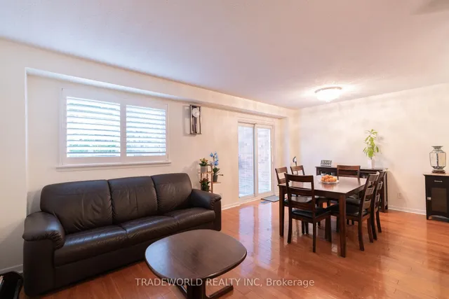 Additional image 15 of 18 Carl Cres