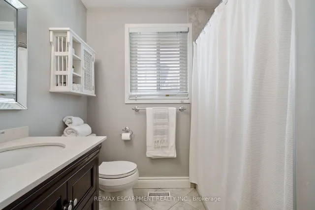 房产图片 17 - 711 MULLIN 路