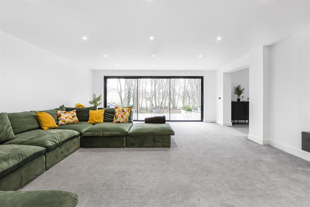 Additional image 8 of Firs Walk, Tewin