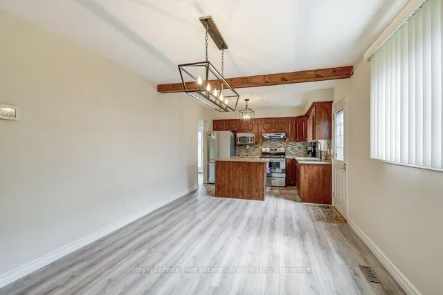 Additional image 16 of 1225 Consort Cres